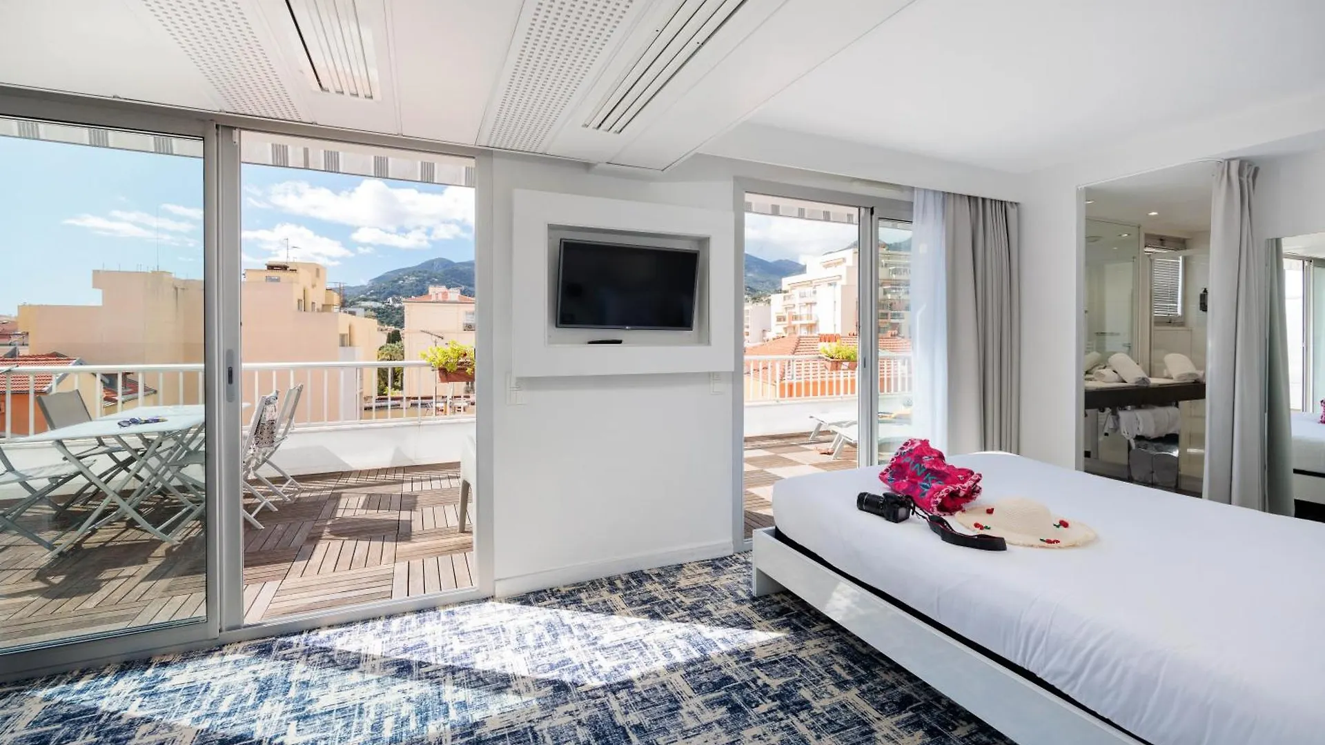 Отель Ibis Styles Menton Centre