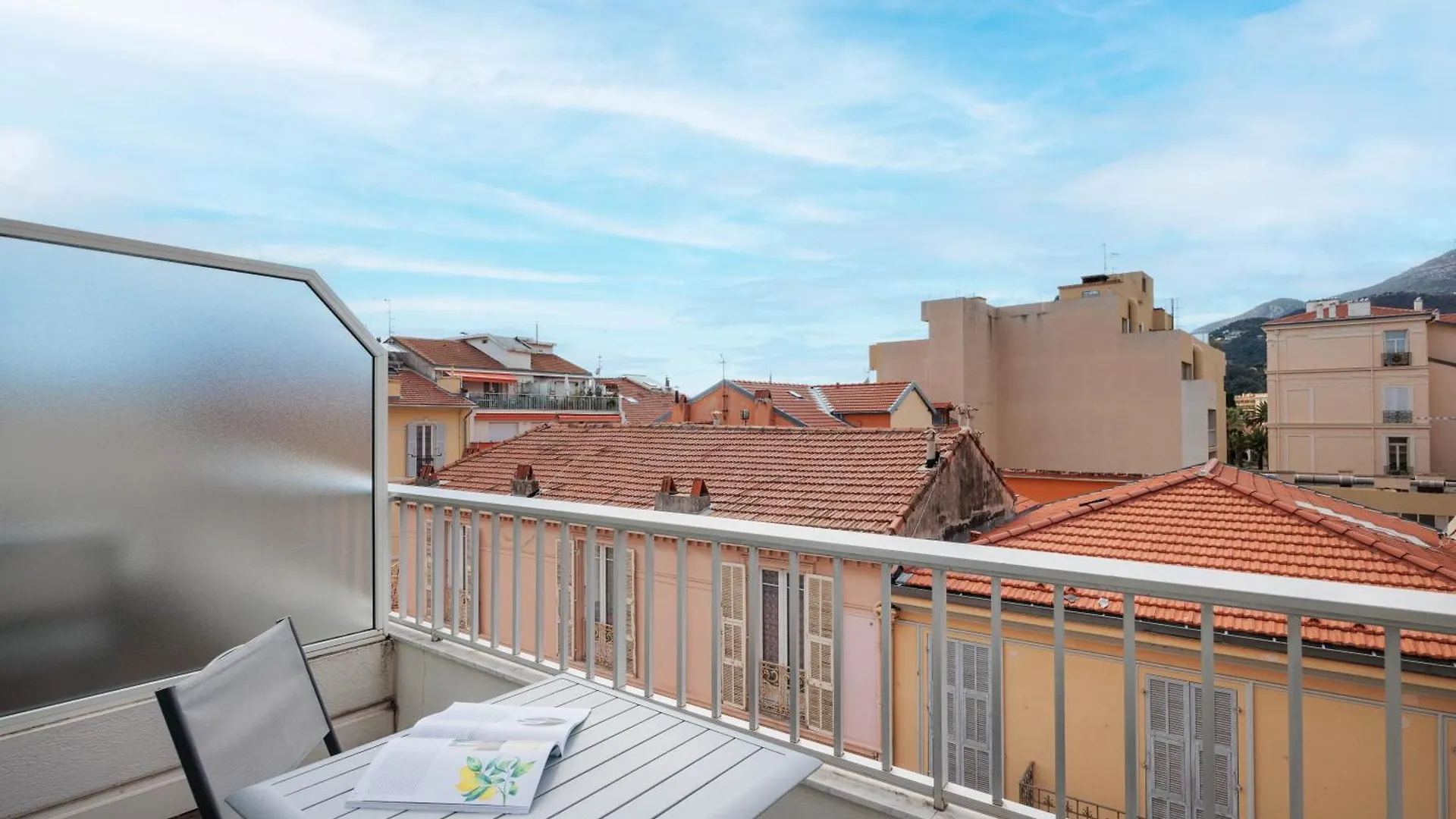 Отель Ibis Styles Menton Centre