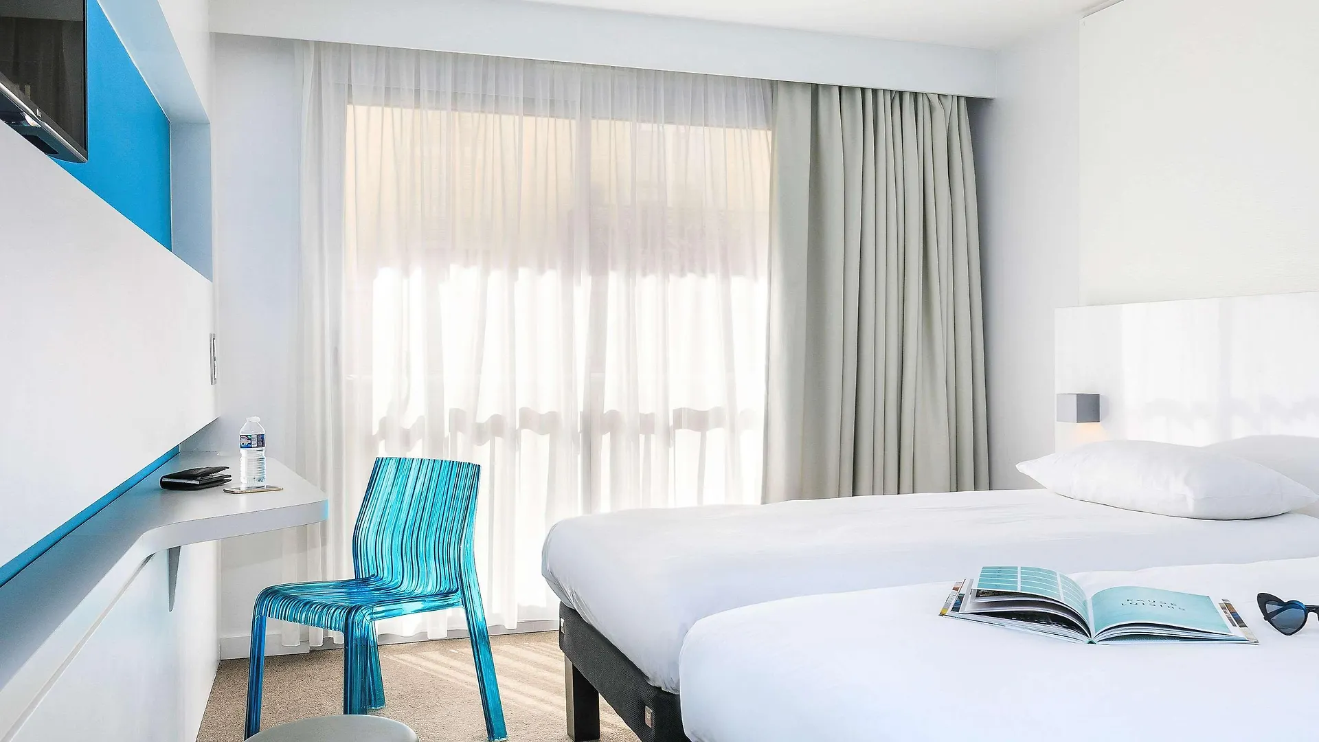 מלון Ibis Styles Menton Centre 3*,  צרפת