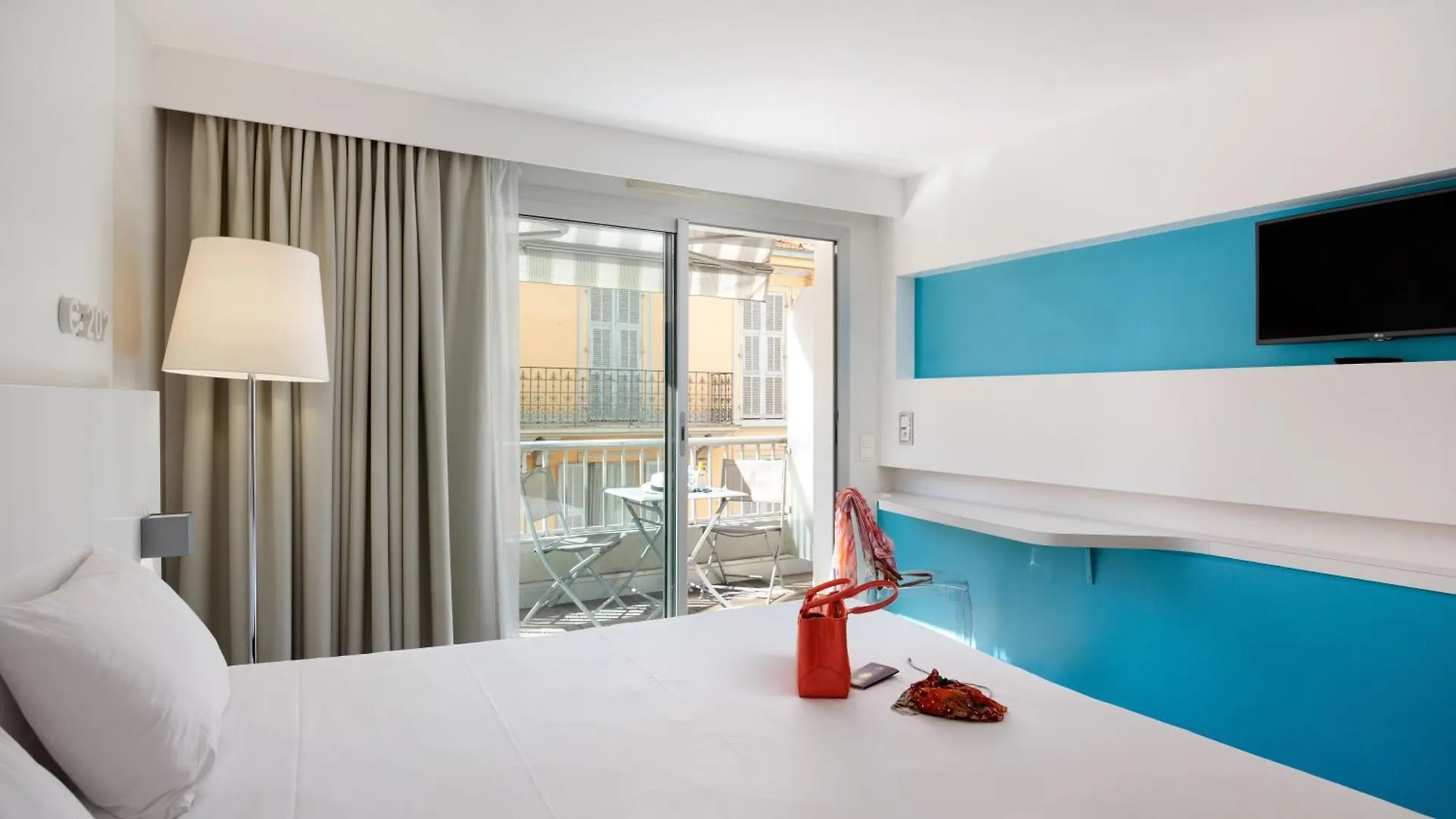 Hotel Ibis Styles Menton Centre 3*,