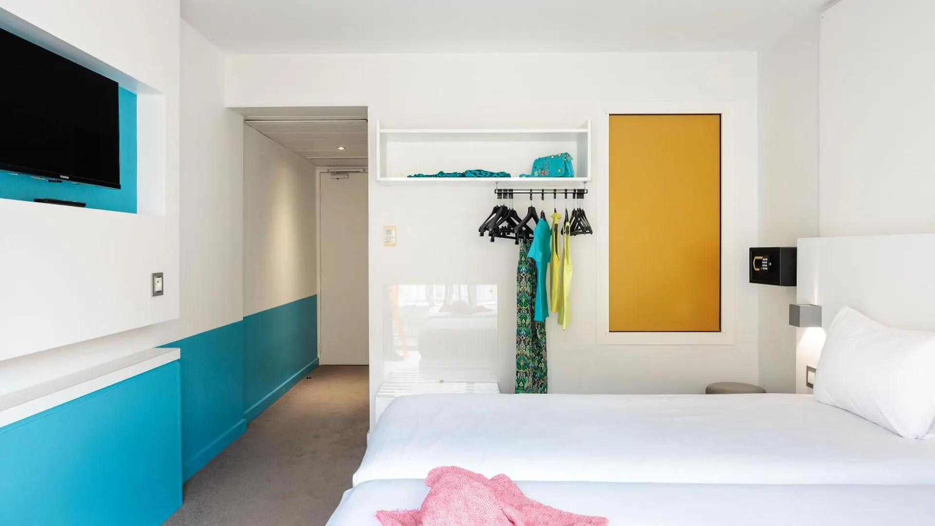 Hotel Ibis Styles Menton Centre 3*,