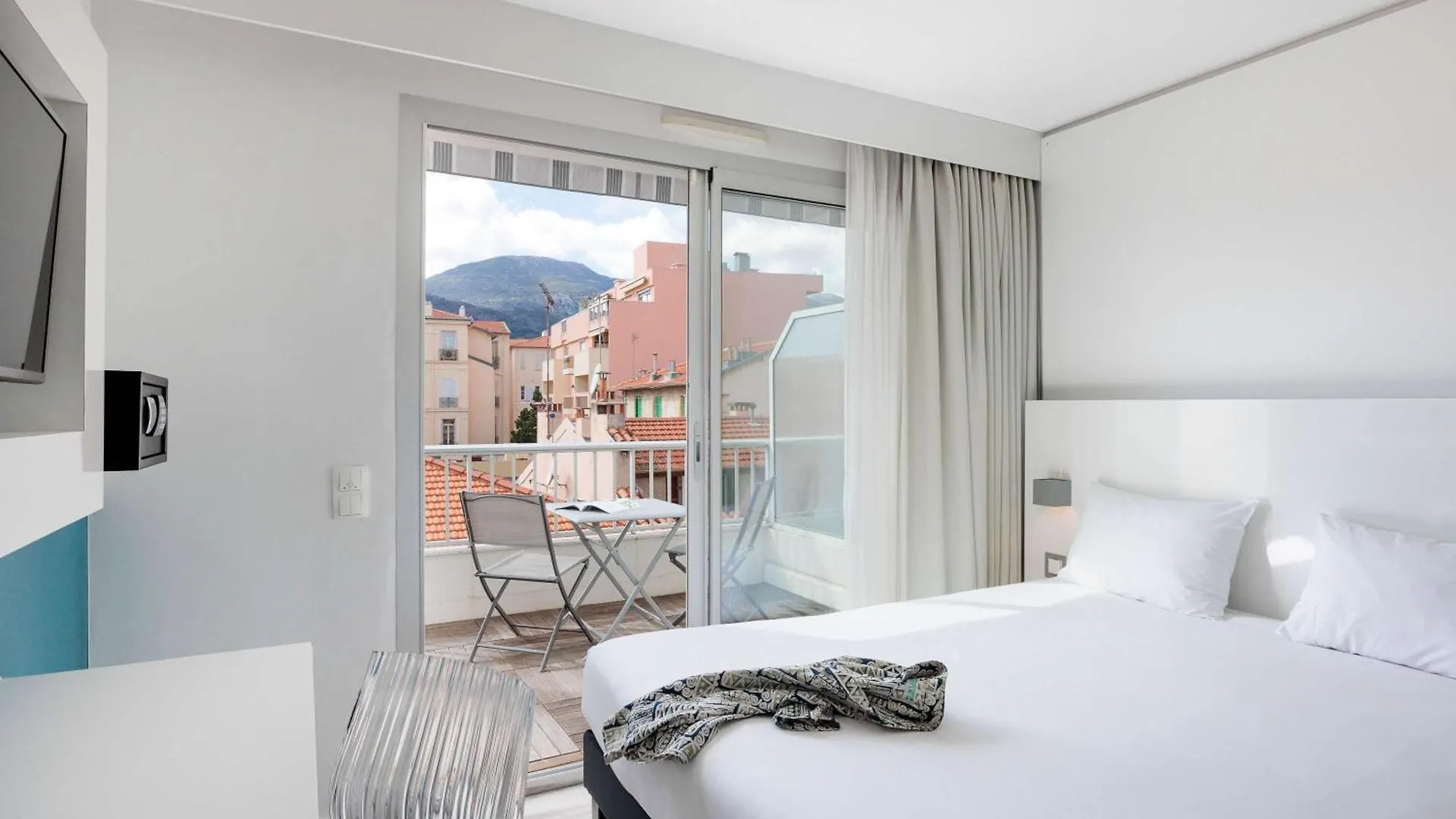 ***  מלון Ibis Styles Menton Centre צרפת